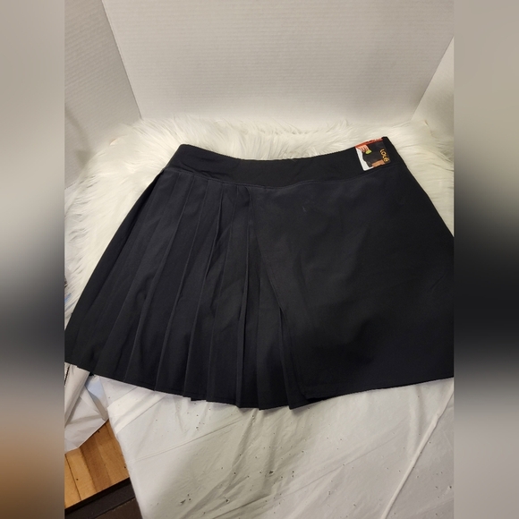 Lole Black Pleated Skort, Size Medium (30) - Picture 4 of 5